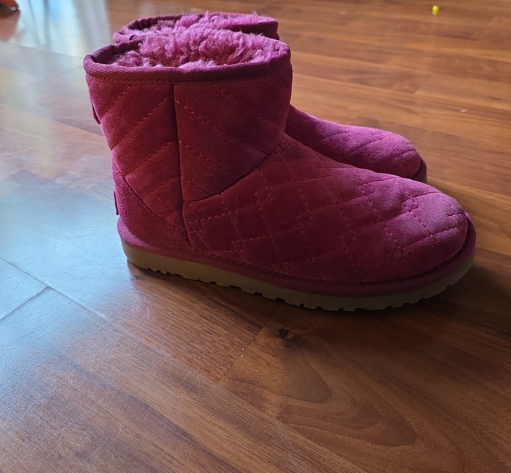 UGG Kids Quilted Fleece-Lined Slippers in Berry